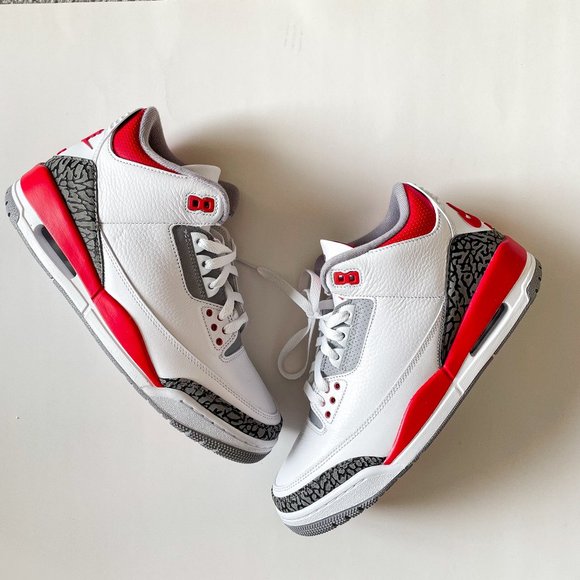 Jordan 3 Fire Red 2022 - Picture 2 of 16